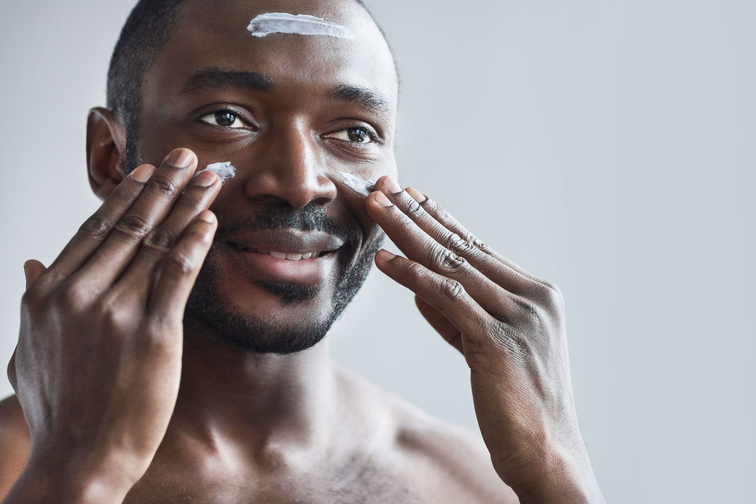 Pourquoi utiliser une crème anti-âge pour homme après 50 ans ?