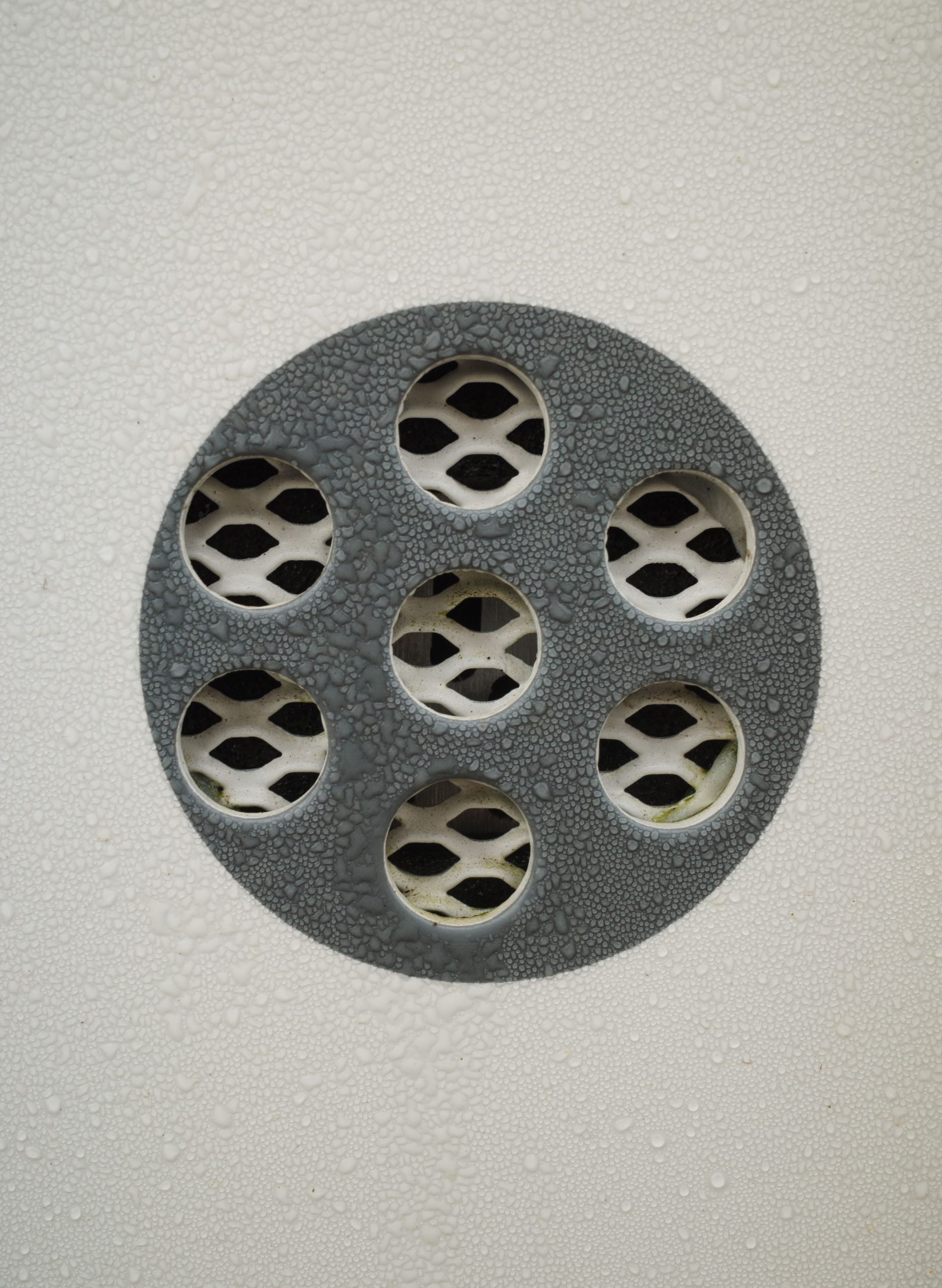 Quelle grille pour douche choisir pour votre salle ?