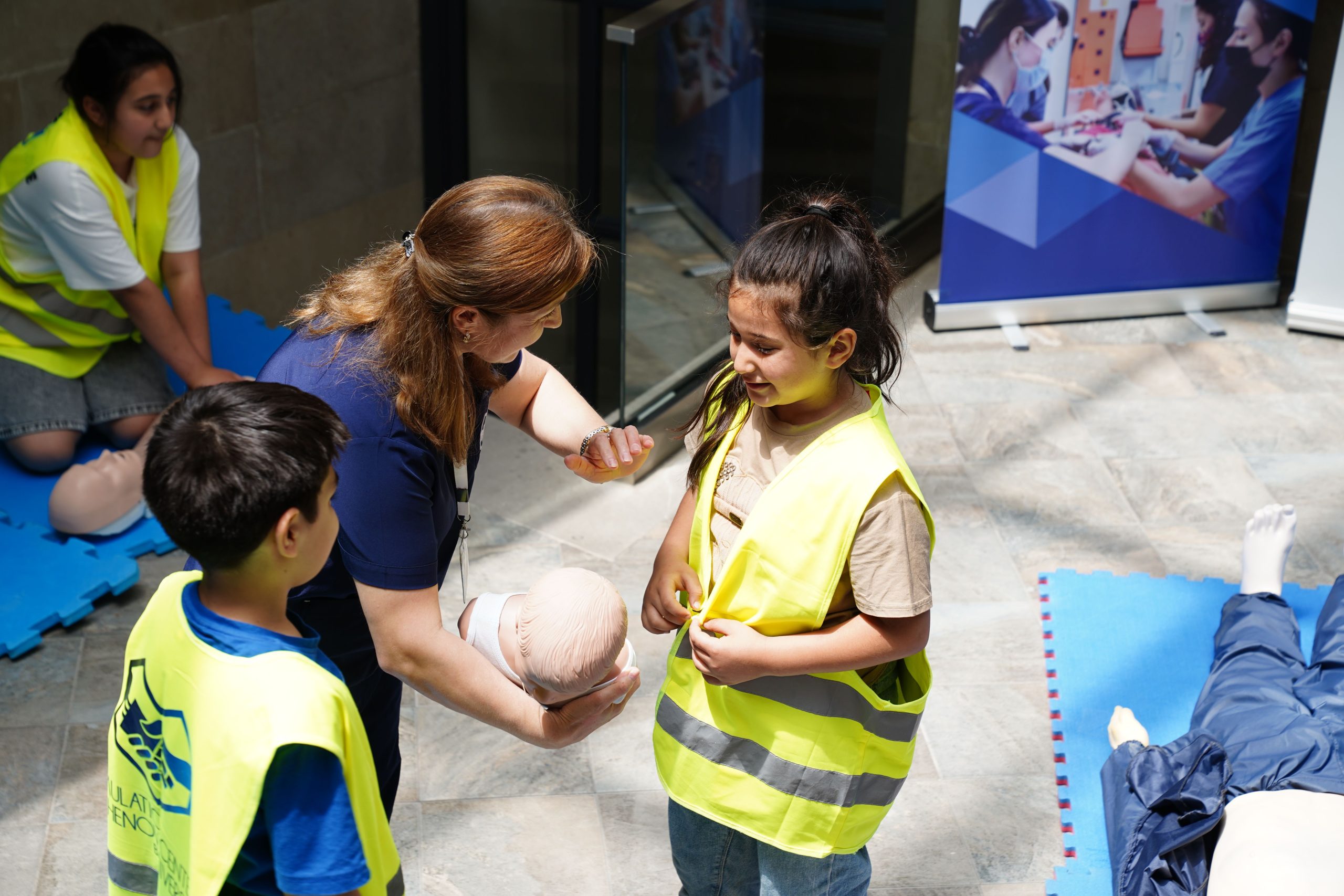 Massage cardiaque enfant : 15 ou 30 compressions ?