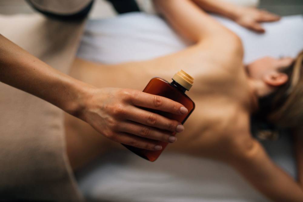 Massage relaxant à l huile