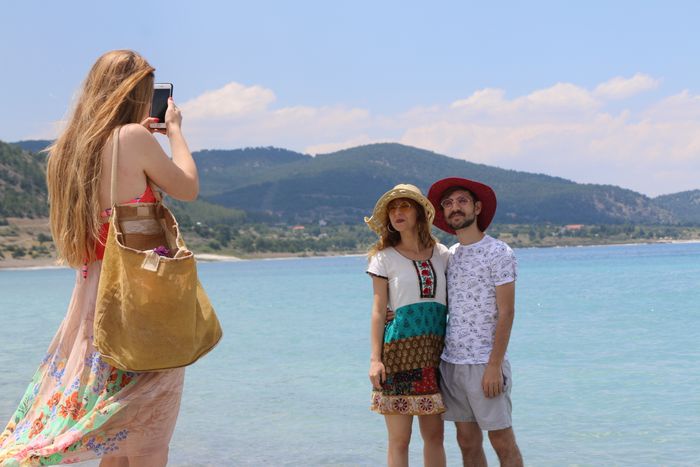 Mode estivale en Provence : les essentiels d’un dressing léger et confortable