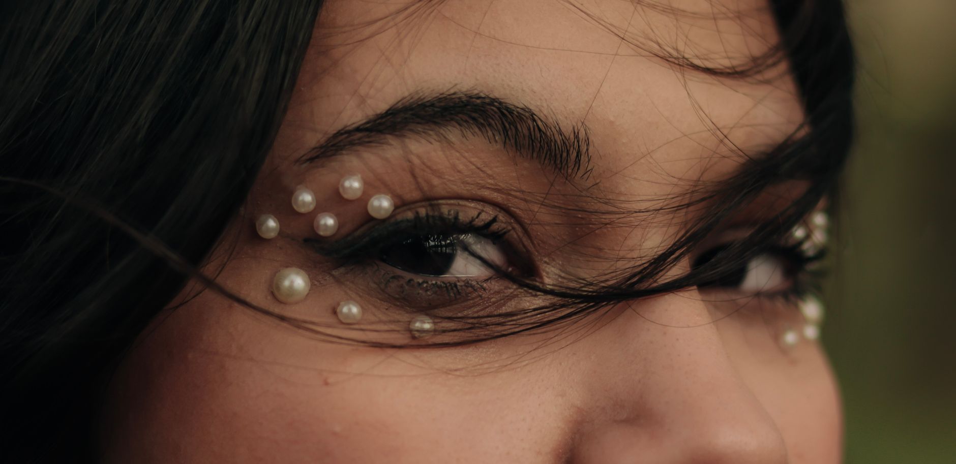 Comment se maquiller les yeux selon leur forme et couleur
